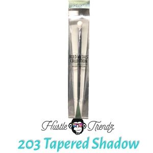 Real Techniques 203 Tapered Shadow Brush